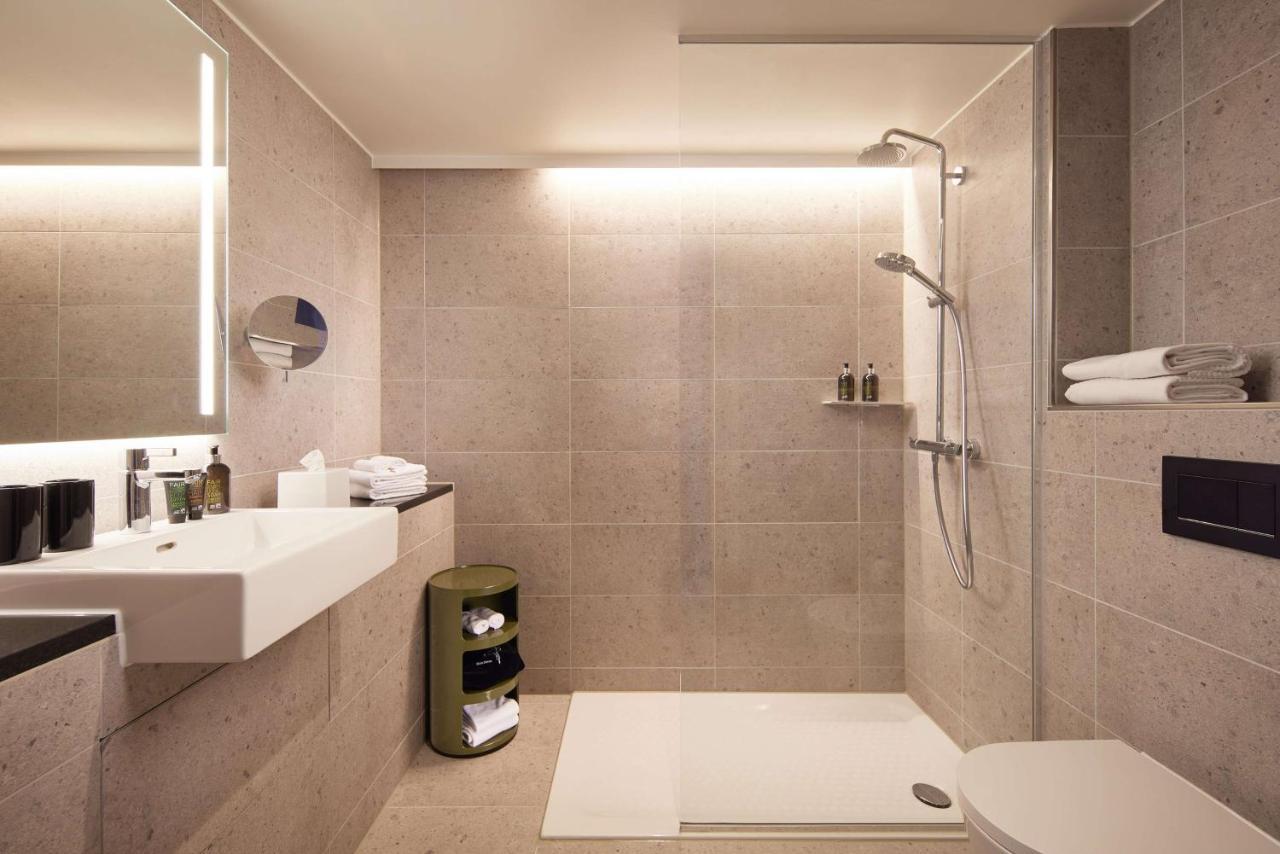 Adina Hotel 4*